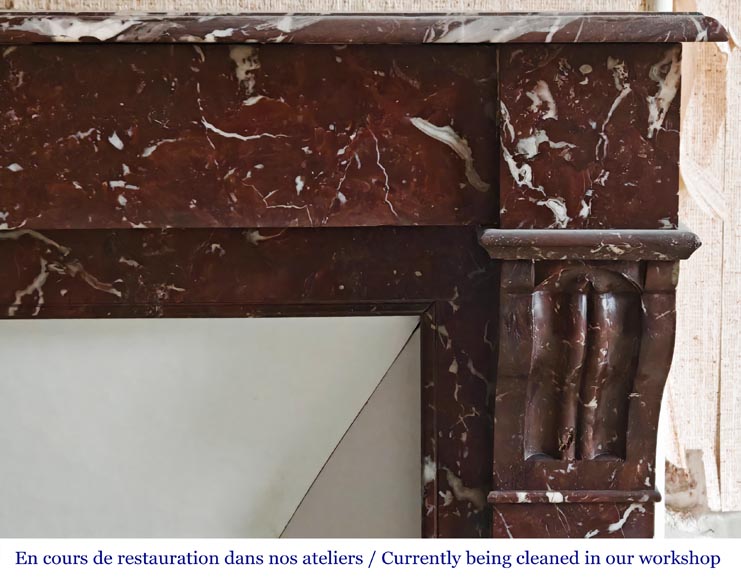 Cheminée de style Napoléon III type modillon, en marbre rouge du nord-6
