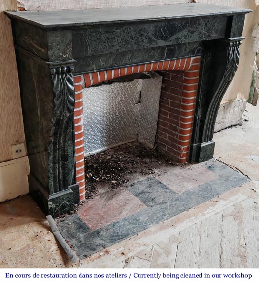 Cheminée de style Napoléon III à feuille d'acanthe en marbre vert Cheminée de style Napoléon III à feuille d'acanthe en marbre vert-2