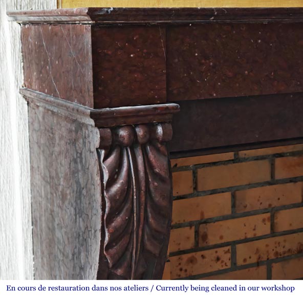 Cheminée de style Napoléon III décorée de feuilles d'acanthe, en marbre rouge griotte Cheminée de style Napoléon III décorée de feuilles d'acanthe, en marbre rouge griotte-3