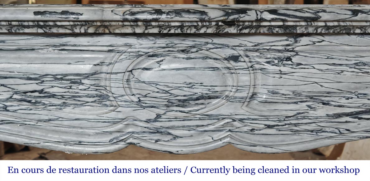 Cheminée de style Louis XV modèle Pompadour en marbre bleu fleuri-1