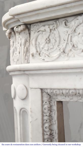 Cheminée de style Louis XVI finement sculptée en marbre statuaire Cheminée de style Louis XVI finement sculptée en marbre statuaire-8
