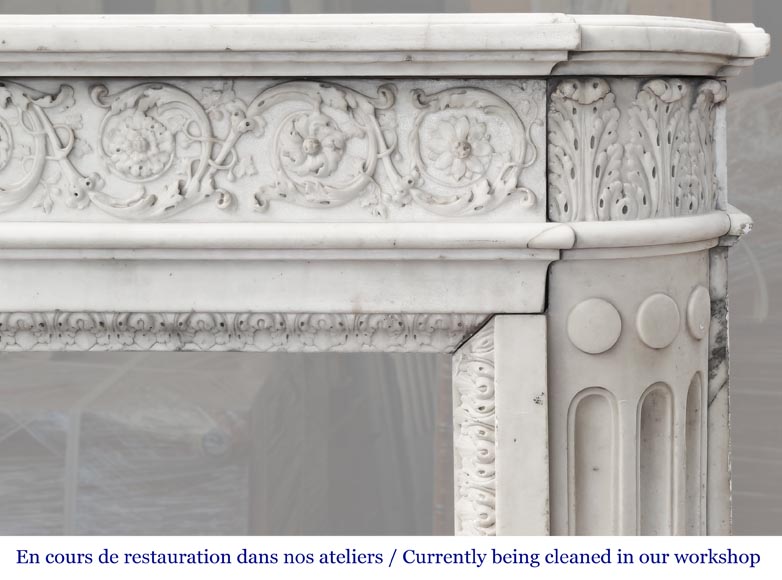 Cheminée de style Louis XVI finement sculptée en marbre statuaire Cheminée de style Louis XVI finement sculptée en marbre statuaire-13