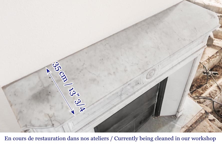 Cheminée de style Louis XVI aux coins arrondis et fleur de tournesol, en marbre de Carrare-8