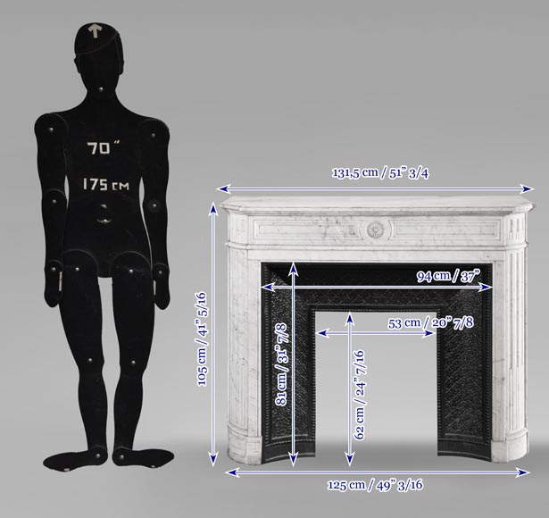 Cheminée de style Louis XVI aux coins arrondis et fleur de tournesol, en marbre de Carrare-9