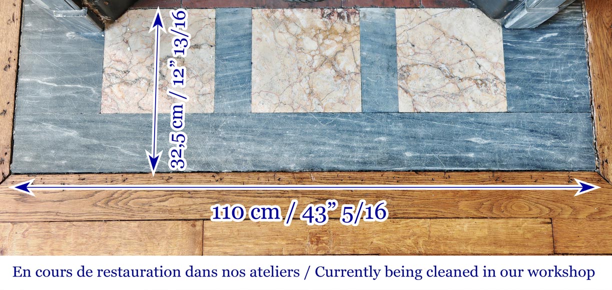 Cheminée de style Louis XVI aux coins arrondis, en marbre bleu turquin-10