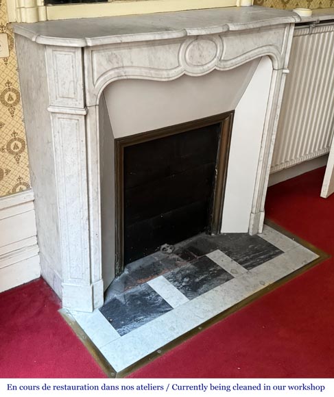 Cheminée de style Louis XV modèle Pompadour en marbre de Carrare-2