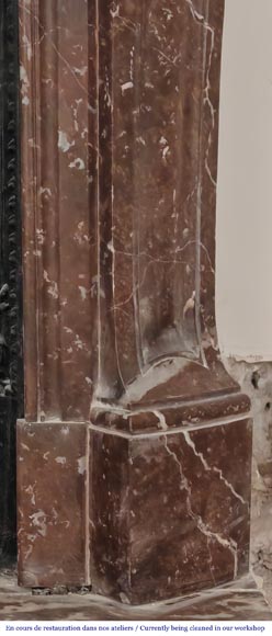 Cheminée de style Louis XV modèle Pompadour en marbre rouge du nord-7