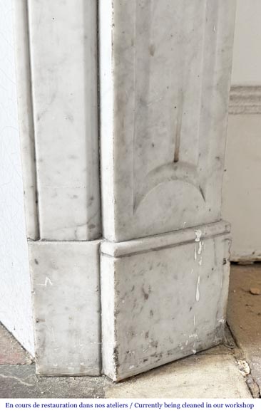 Cheminée de style Louis XV modèle Pompadour, en marbre de Carrare-7
