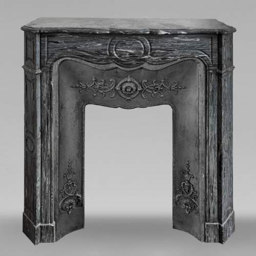 Cheminée de style Louis XV modèle Pompadour en marbre bleu turquin
