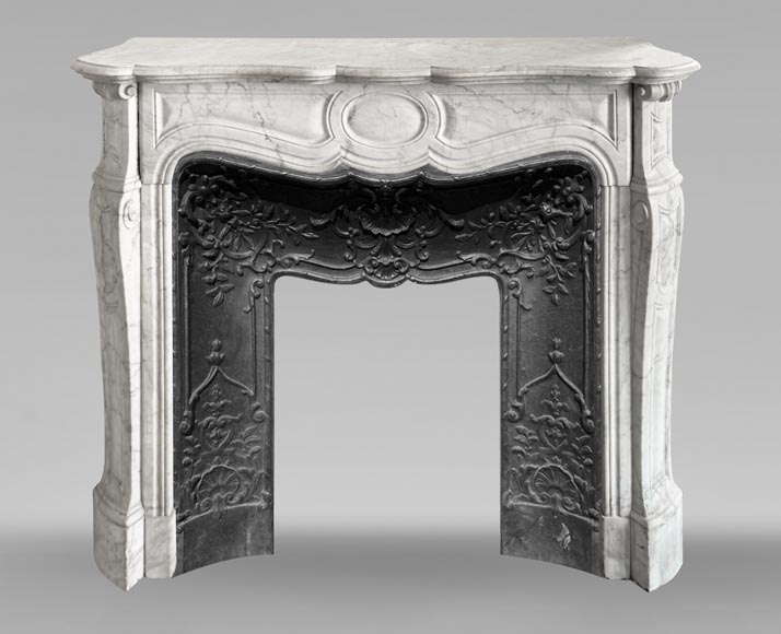 Cheminée de style Louis XV modèle Pompadour, en marbre de Carrare-0