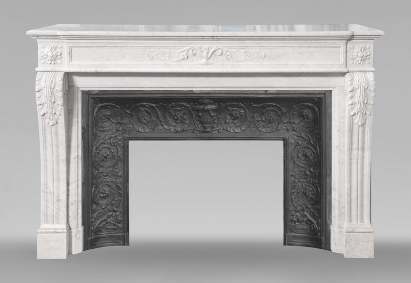 Cheminée de style Louis XVI à décor végétal, en marbre de Carrare Cheminée de style Louis XVI à décor végétal, en marbre de Carrare-0