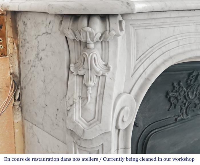 Cheminée de style Louis XV décorée d'une palmette, en marbre de Carrare Cheminée de style Louis XV décorée d'une palmette, en marbre de Carrare-4