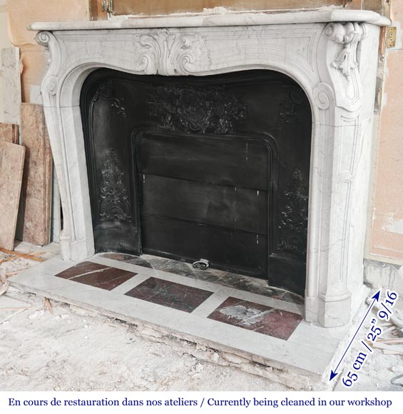 Cheminée de style Louis XV décorée d'une palmette, en marbre de Carrare Cheminée de style Louis XV décorée d'une palmette, en marbre de Carrare-7