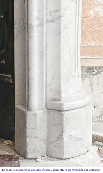 Cheminée de style Louis XV décorée d'une palmette, en marbre de Carrare Cheminée de style Louis XV décorée d'une palmette, en marbre de Carrare-9