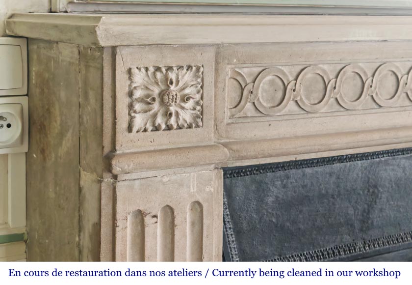 Cheminée de style Louis XVI décorée d'une frise à la grecque-4