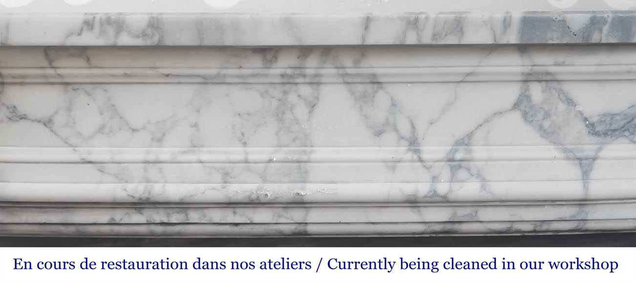 Cheminée galbée de style Louis XVI, à demi colonne corinthienne, en marbre arabescato Cheminée galbée de style Louis XVI, à demi colonne corinthienne, en marbre arabescato-1