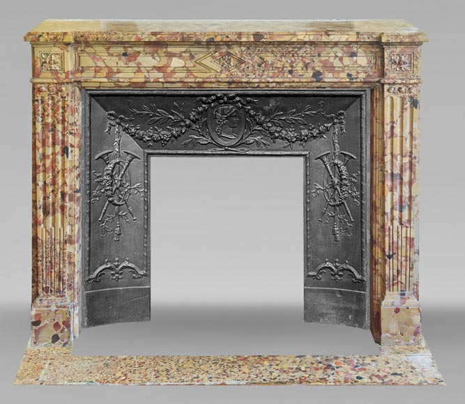Cheminée d'époque Louis XVI en marbre brèche d'Alep-0
