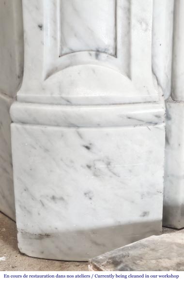 Cheminée de style Louis XV en marbre de Carrare décorée d'une palmette-5