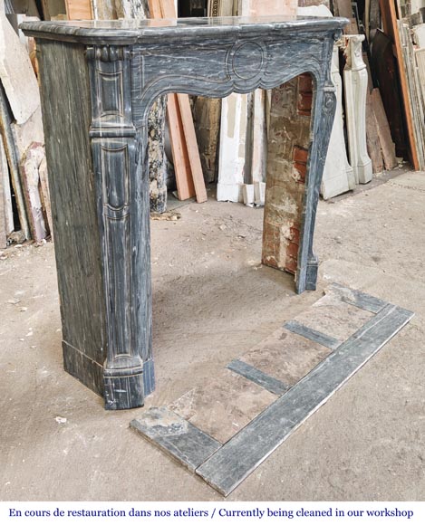 Cheminée de style Louis XV modèle Pompadour en marbre bleu turquin-2
