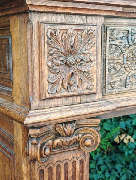 Cheminée de style Louis XVI en chêne, décorée d'une frise de feuille de chêne surmontée de son trumeau en chêne-5