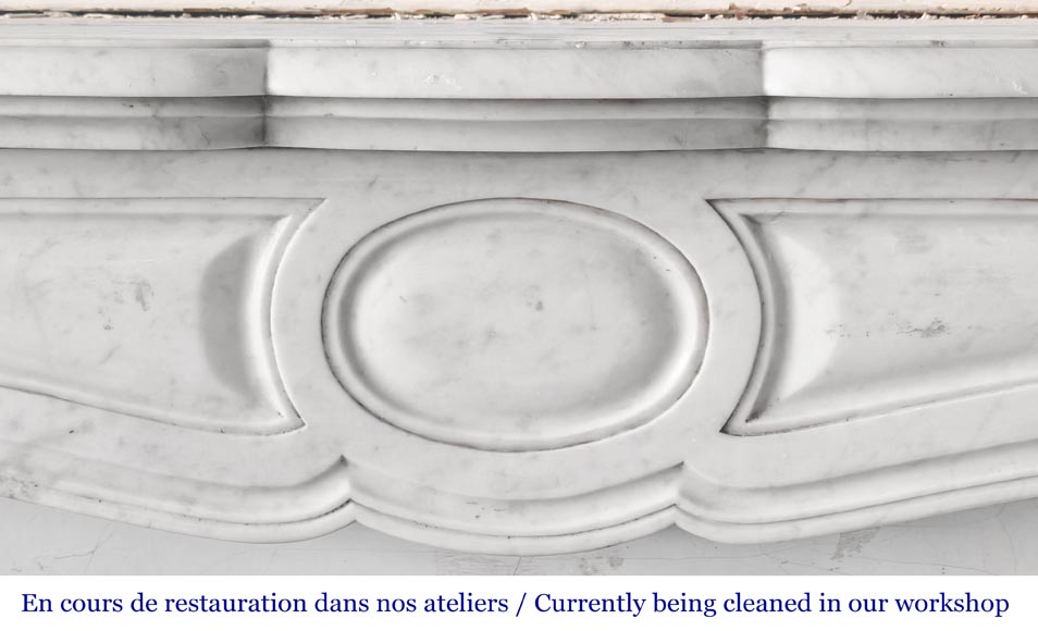 Cheminée de style Louis XV type Pompadour, en marbre de Carrare Cheminée de style Louis XV type Pompadour, en marbre de Carrare-1