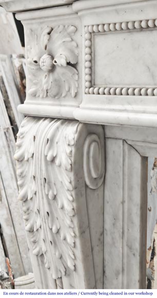 Cheminée de style Louis XVI à décor de perle, en marbre de Carrare Cheminée de style Louis XVI à décor de perle, en marbre de Carrare-5