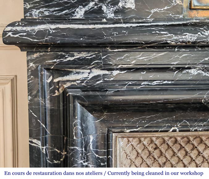 Cheminée de style Louis XIV en marbre noir Marquina Cheminée de style Louis XIV en marbre noir Marquina-6