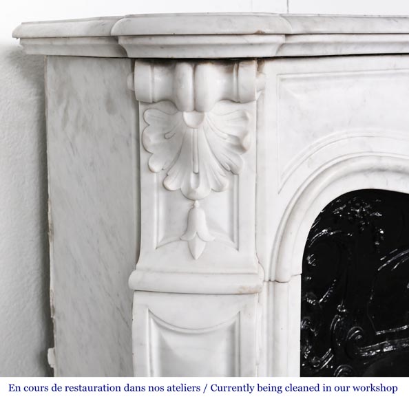 Cheminée de style Louis XV à la palmette asymétrique, en marbre de Cararre Cheminée de style Louis XV à la palmette asymétrique, en marbre de Cararre-5