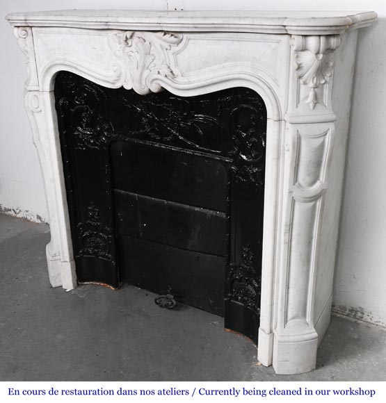Cheminée de style Louis XV à la palmette asymétrique, en marbre de Cararre Cheminée de style Louis XV à la palmette asymétrique, en marbre de Cararre-8