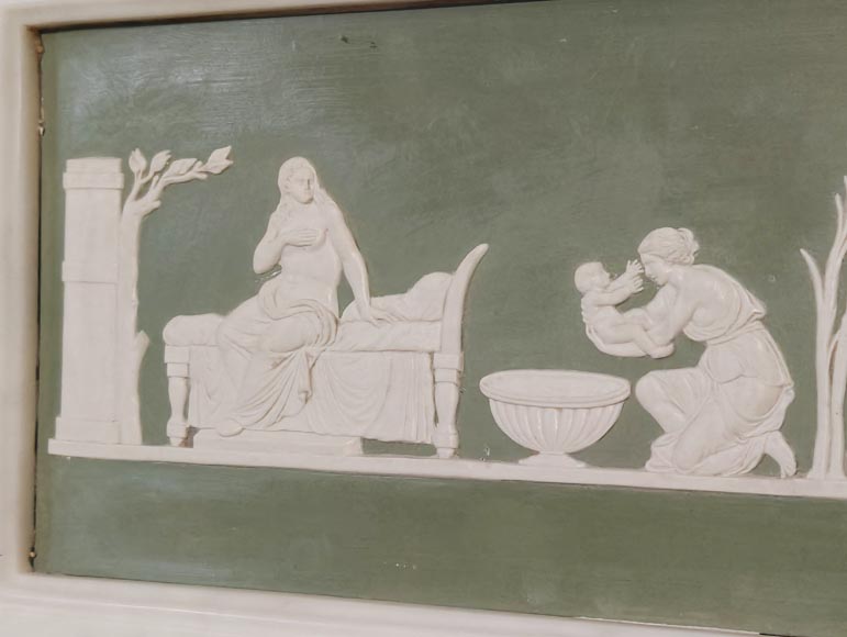 Cheminée de style Victorien à demi colonne ionique, à décor de médaillon de Wedgwood, en marbre statuaire Cheminée de style Victorien à demi colonne ionique, à décor de médaillon de Wedgwood, en marbre statuaire-2