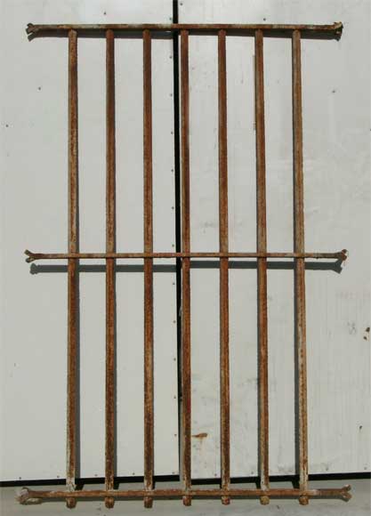 Grille de protection pour fenêtre.-0