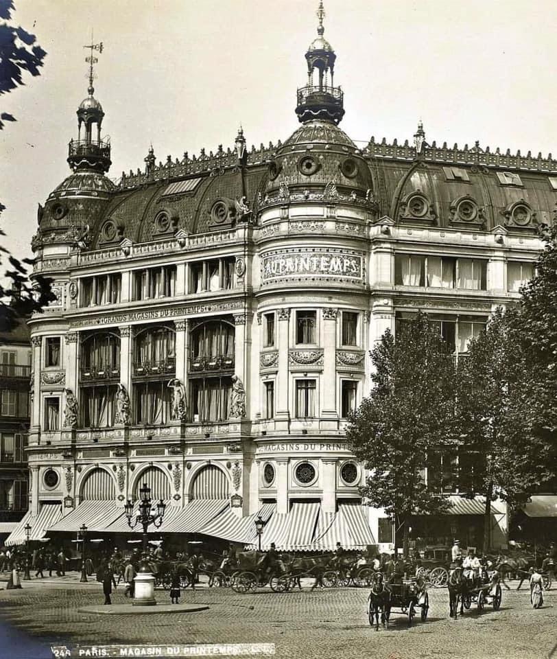 Façade du magasin Le Printemps