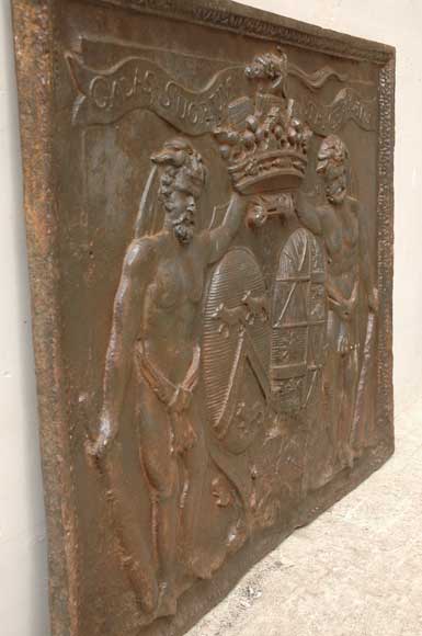 Plaque de cheminée ancienne aux armes de la famille de Jannel de Belval-8