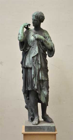 "Diane of Gabies", bronze statue by Elkington, Mason and Cie, dated from 1854_fr