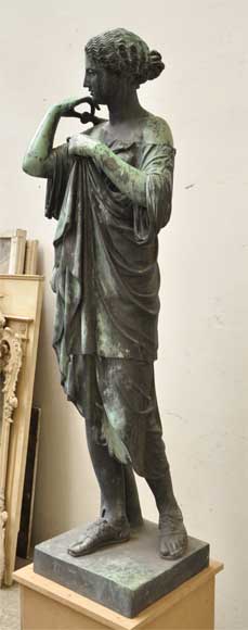 "Diane of Gabies", bronze statue by Elkington, Mason and Cie, dated from 1854_fr