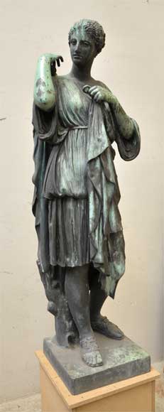 "Diane of Gabies", bronze statue by Elkington, Mason and Cie, dated from 1854_fr