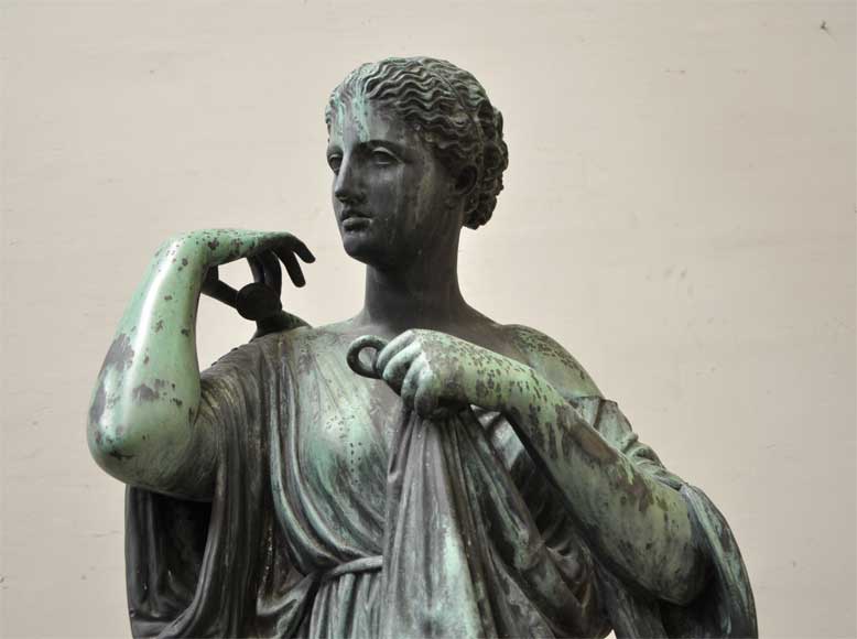 "Diane of Gabies", bronze statue by Elkington, Mason and Cie, dated from 1854_fr